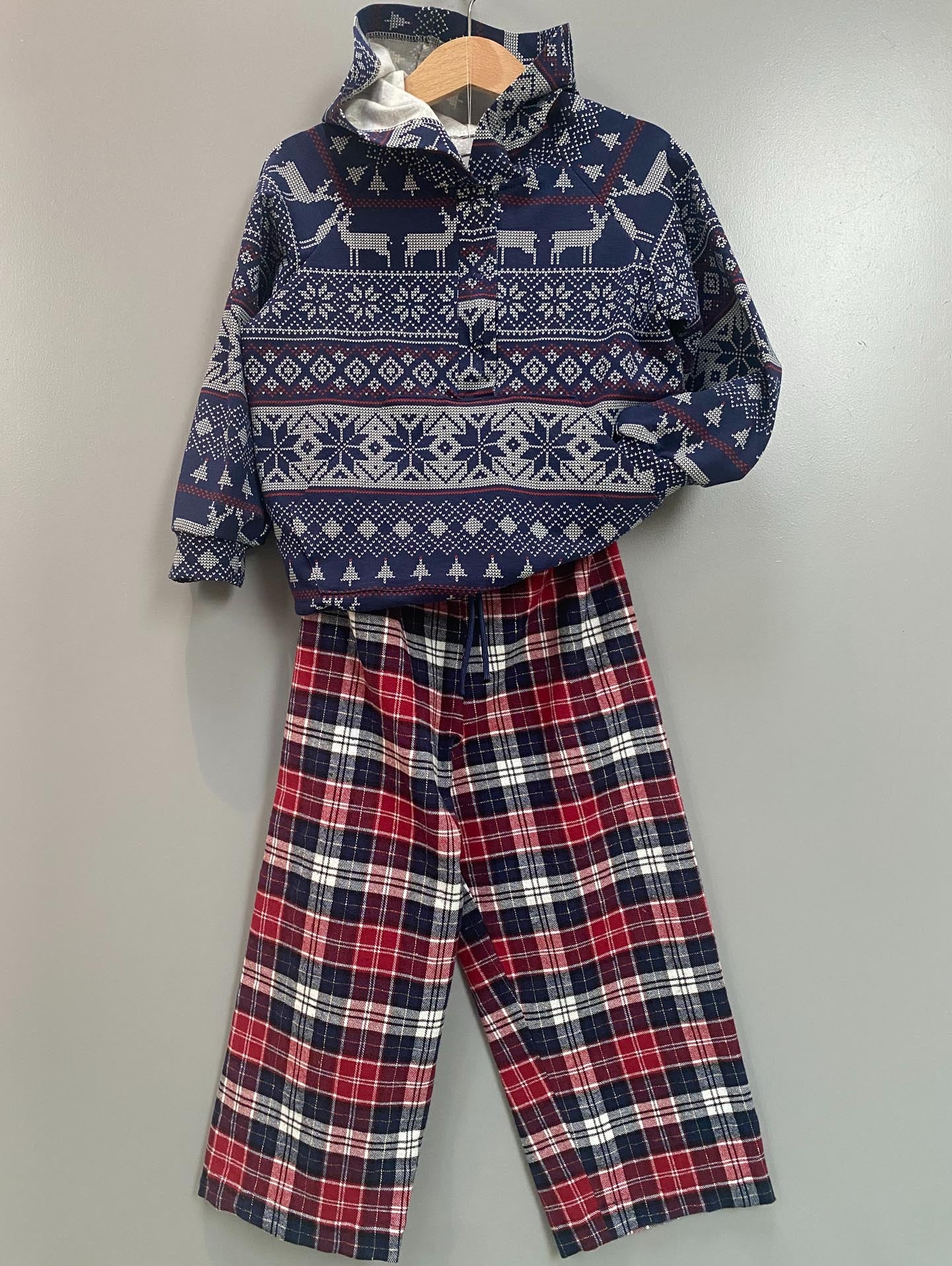 Adley buks, shorts og bluser hover-image